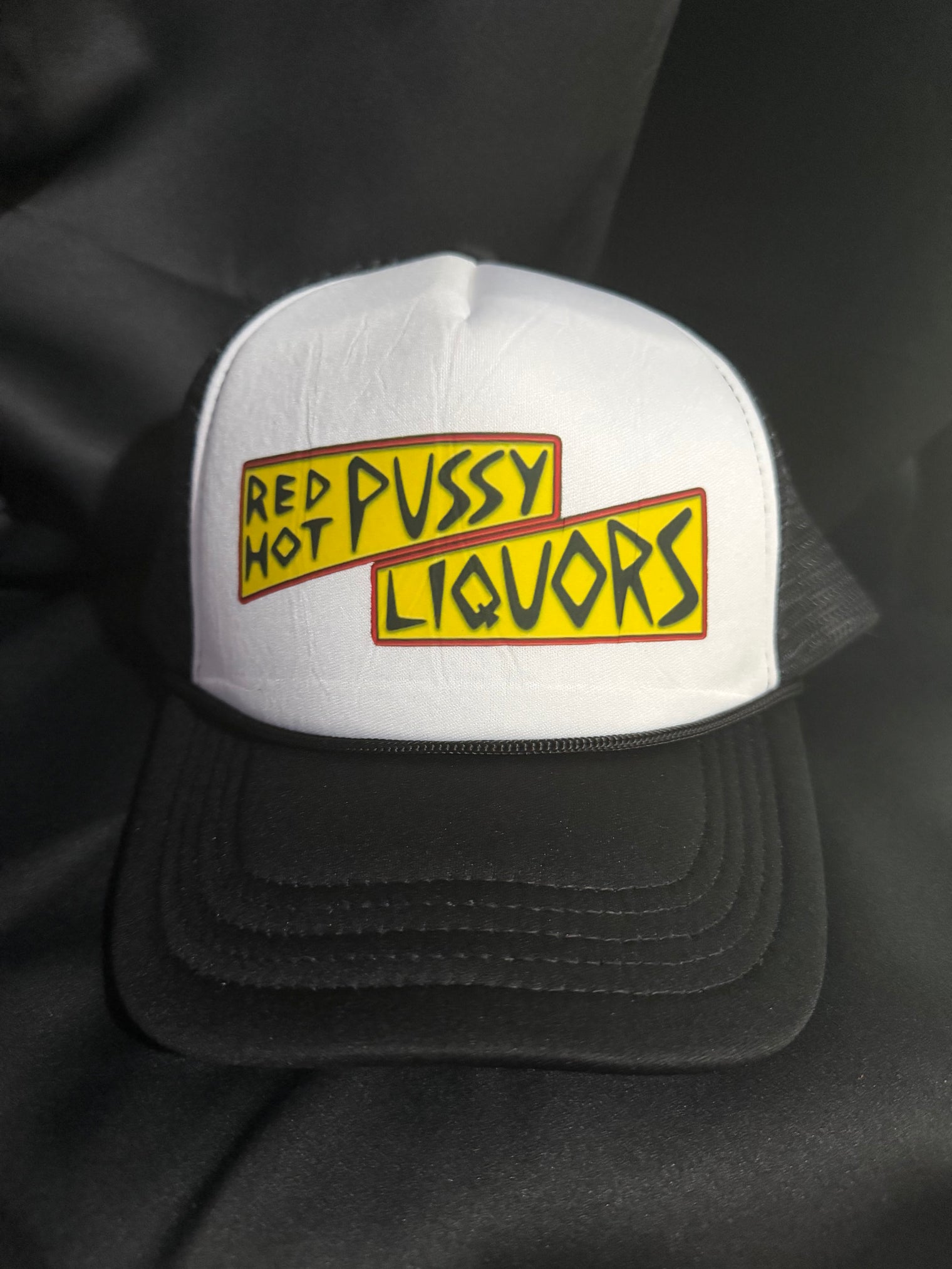 PUSSY LIQUOR HAT